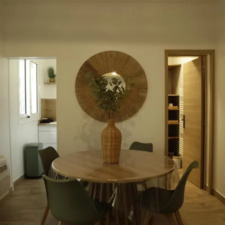 Le Patio D'elio, *